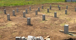 Фундамент на забивных жб сваях под ключ в Угличе - фундамент из забивных железобетонных свай цена от 3102 руб/м2